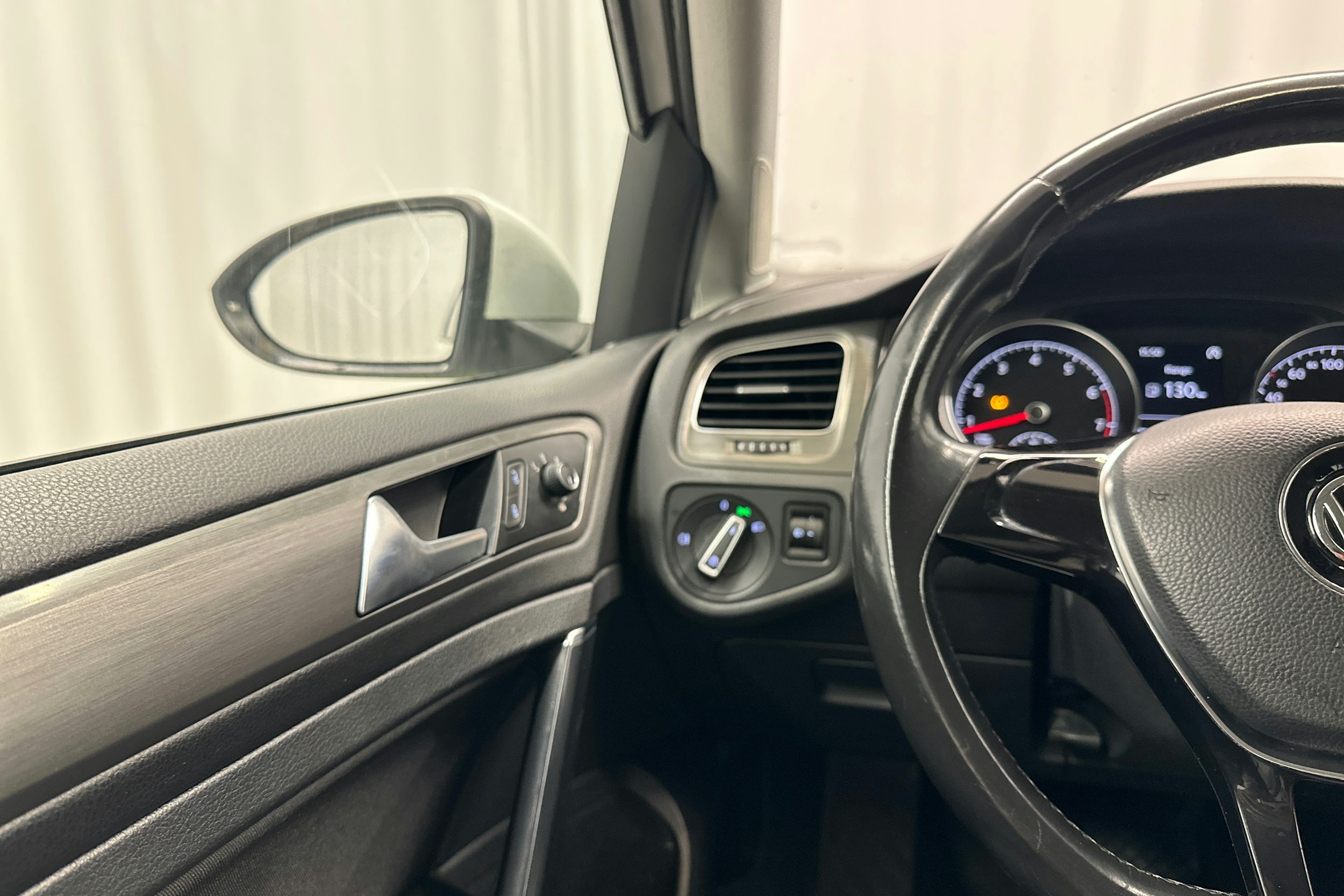 valkoinen Volkswagen Golf 2013 kuva 19.