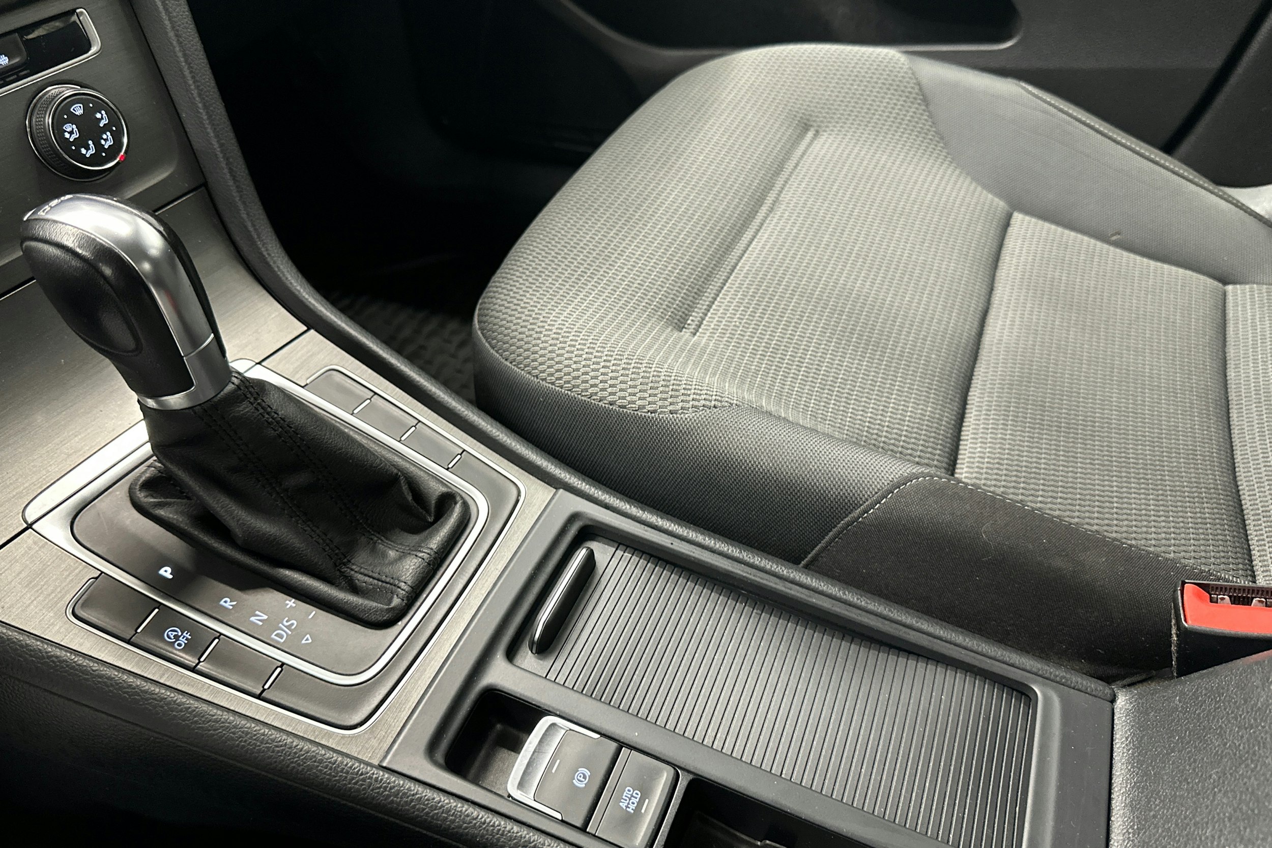 valkoinen Volkswagen Golf 2013 kuva 25.