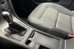 valkoinen Volkswagen Golf 2013 kuva 25.