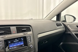 valkoinen Volkswagen Golf 2013 kuva 26.