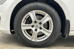 valkoinen Volkswagen Golf 2013 kuva 28.