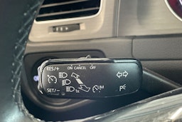 harmaa Volkswagen Golf 2013 kuva 16.