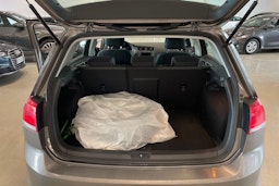 harmaa Volkswagen Golf 2013 kuva 27.