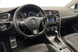 Musta Volkswagen GOLF 2013 kuva 6.