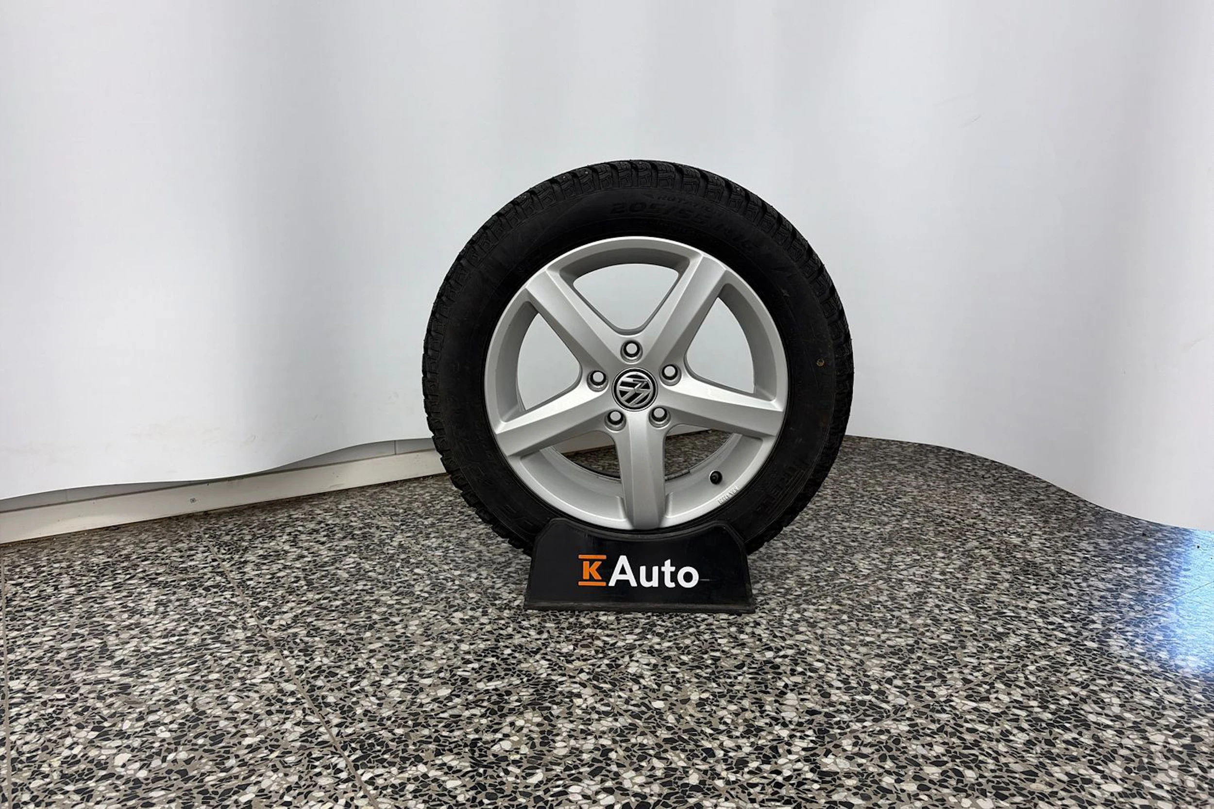 Musta Volkswagen GOLF 2013 kuva 10.