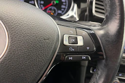 Musta Volkswagen GOLF 2013 kuva 16.