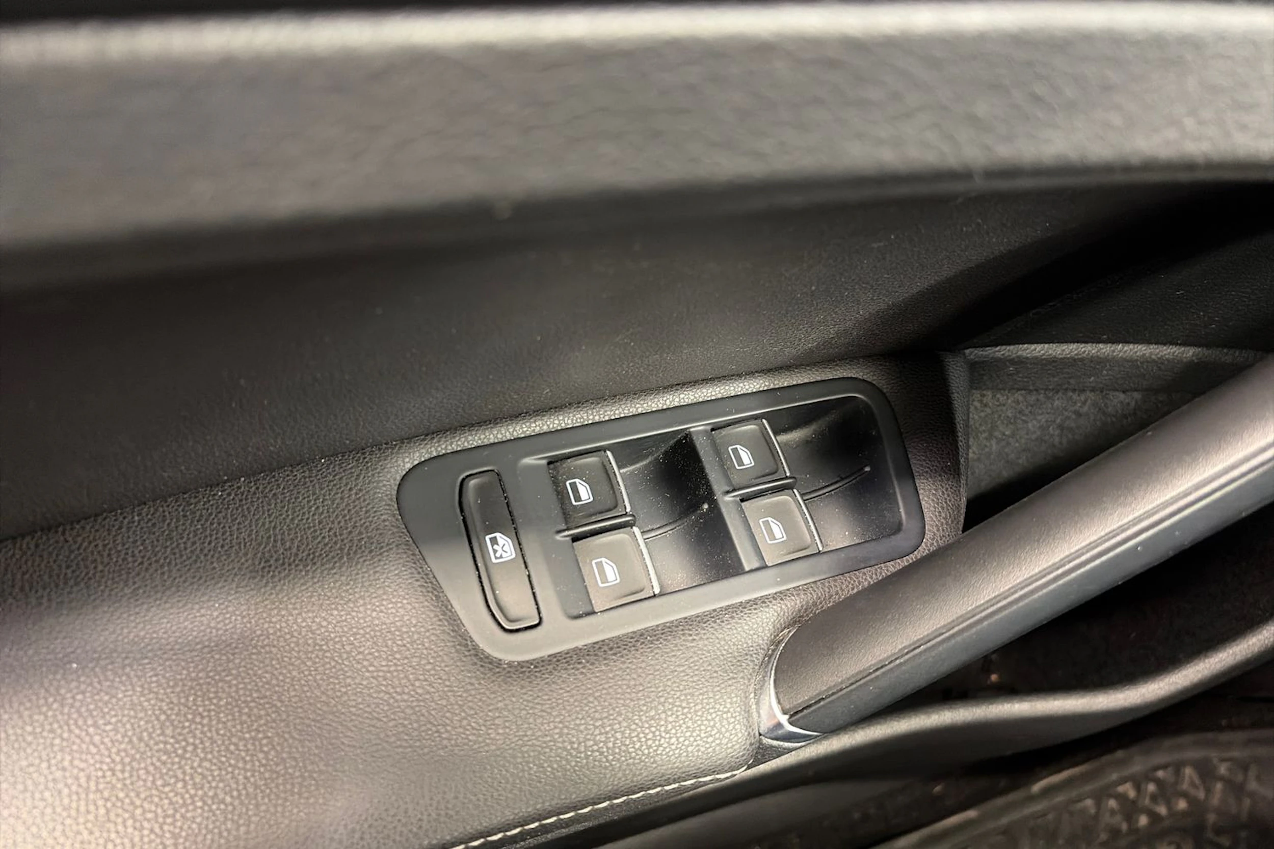 Musta Volkswagen GOLF 2013 kuva 21.