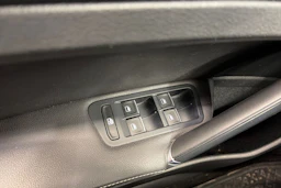 Musta Volkswagen GOLF 2013 kuva 21.