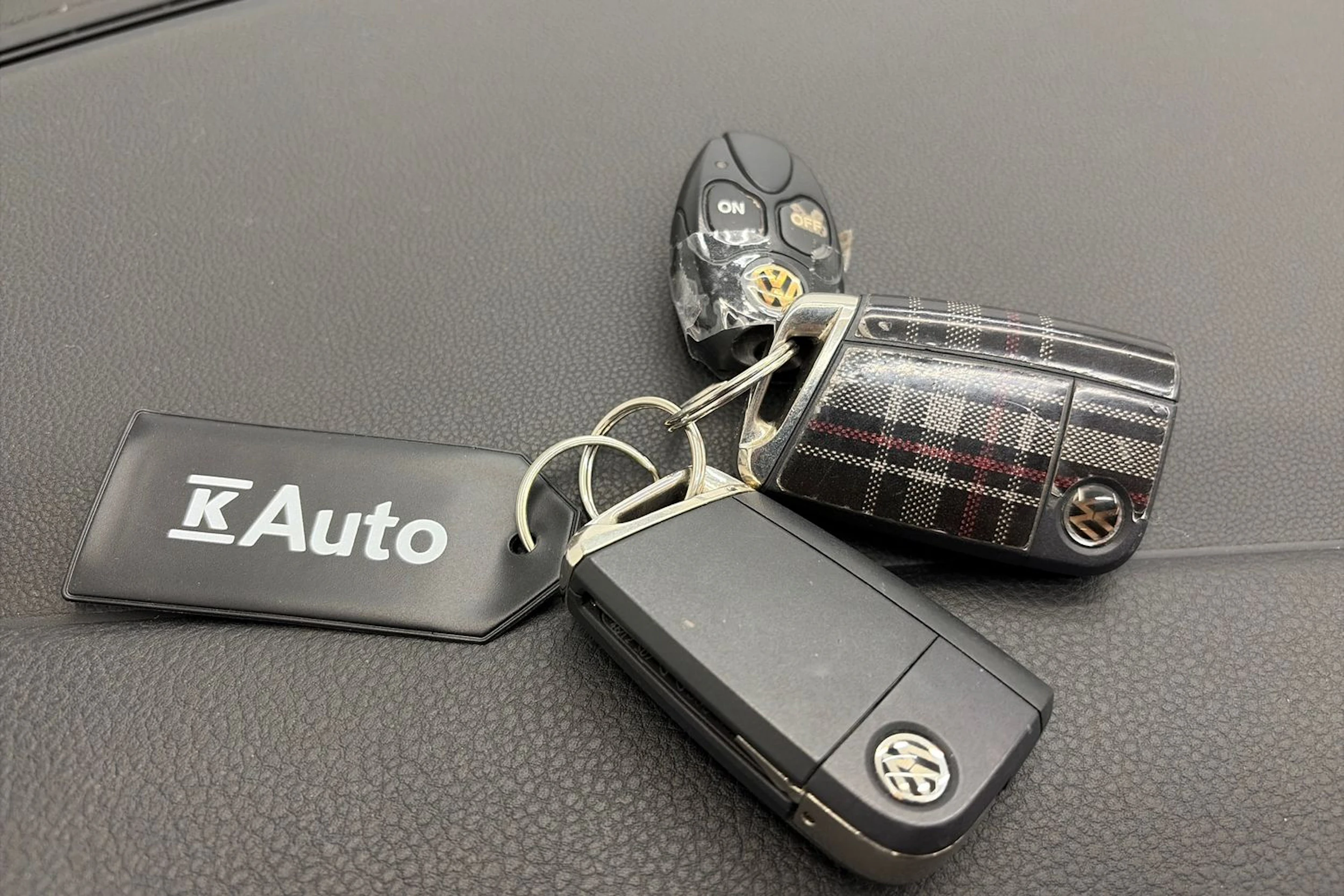 Musta Volkswagen GOLF 2013 kuva 22.