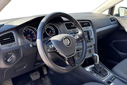 Valkoinen Volkswagen GOLF 2013 kuva 3.