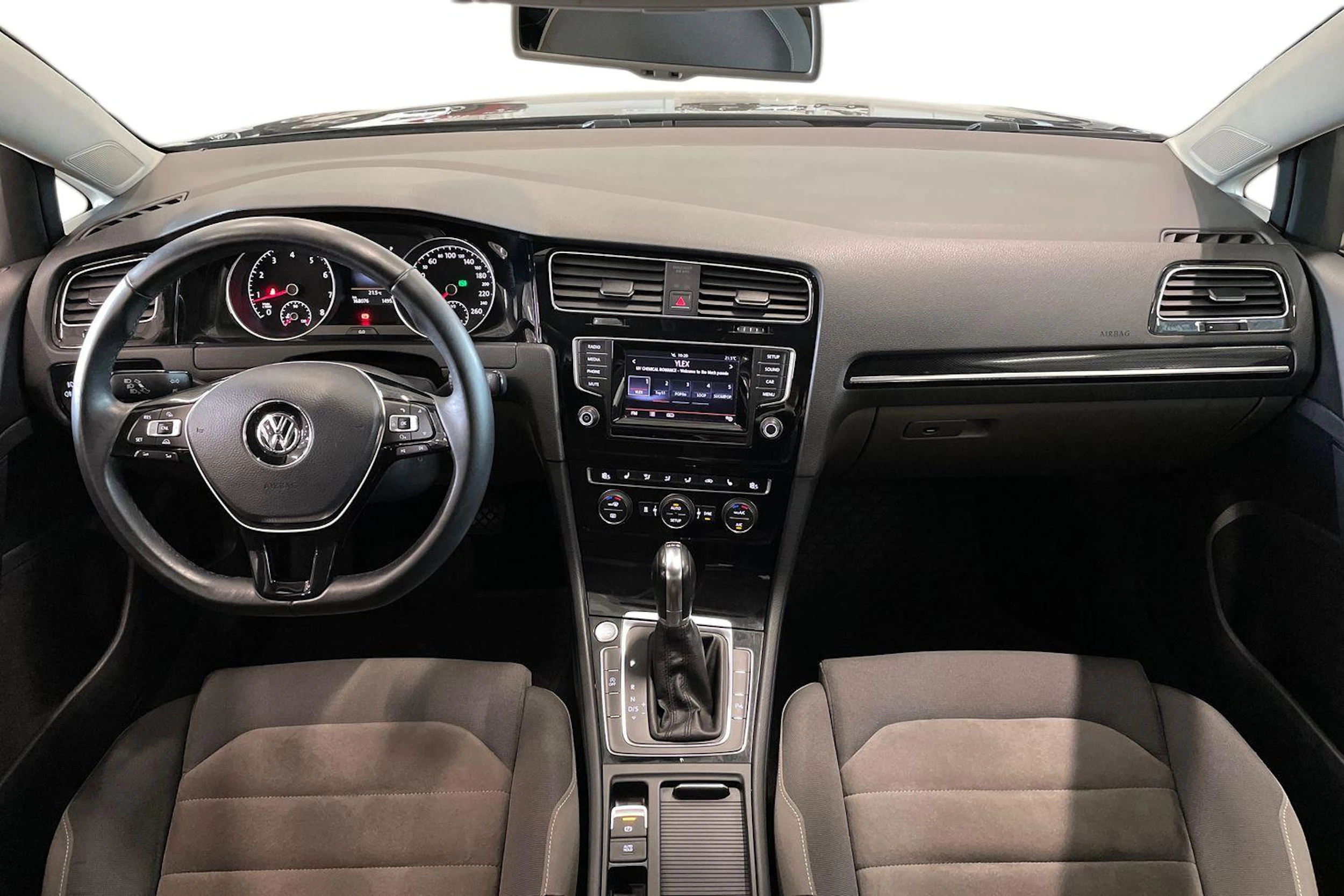 musta Volkswagen Golf 2014 kuva 7.