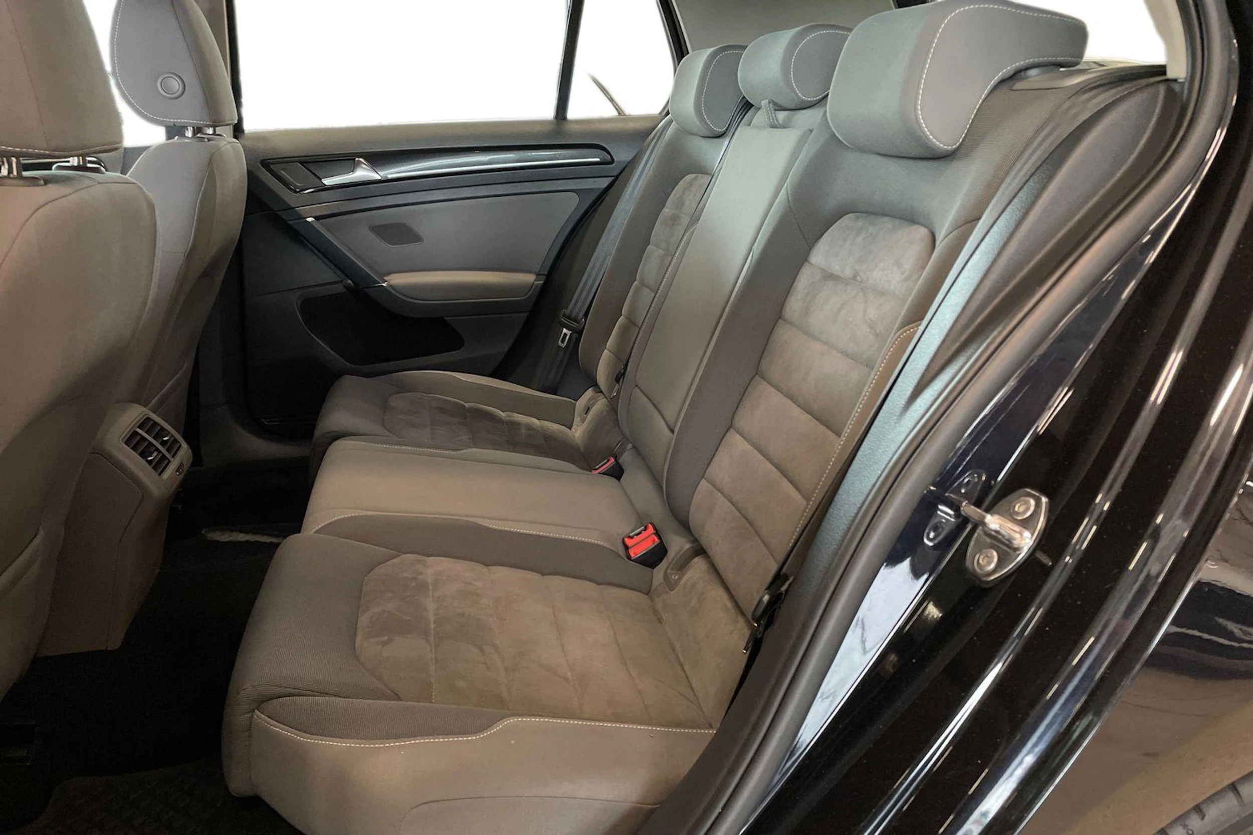 musta Volkswagen Golf 2014 kuva 8.
