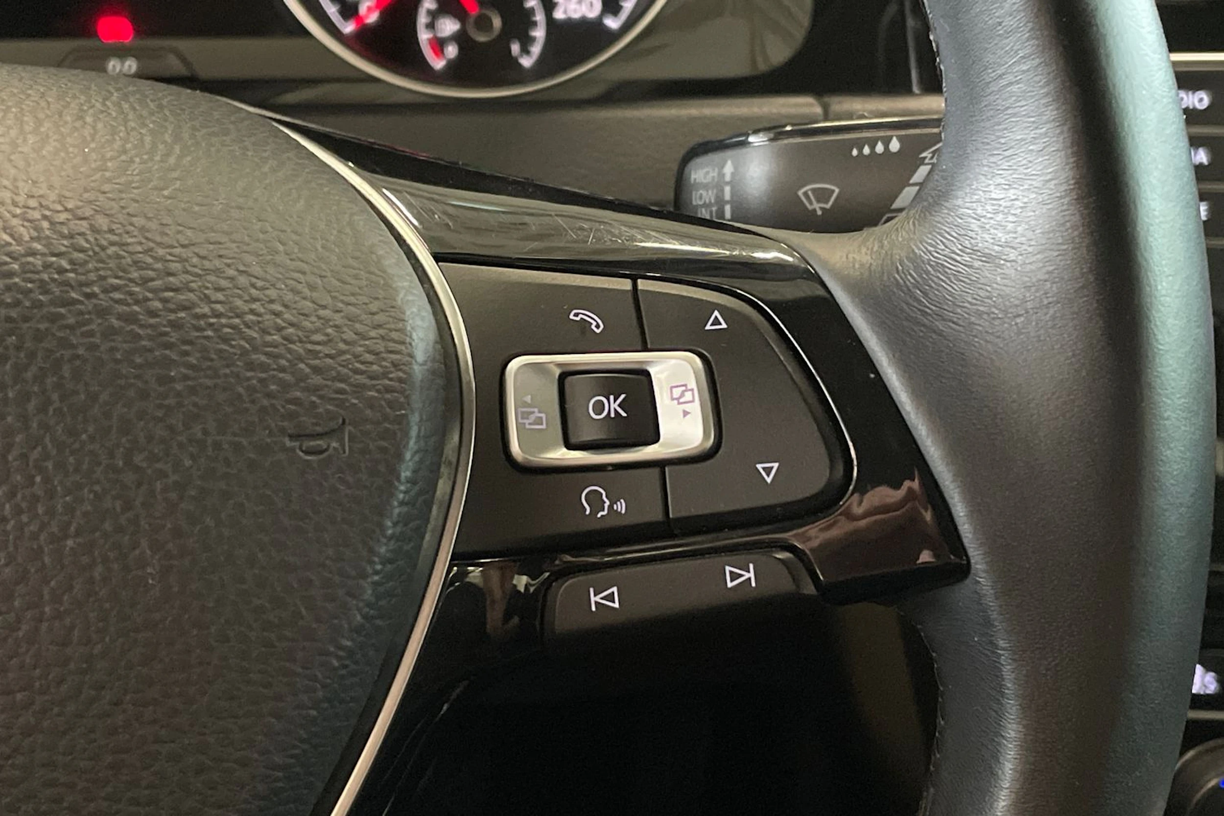 musta Volkswagen Golf 2014 kuva 13.