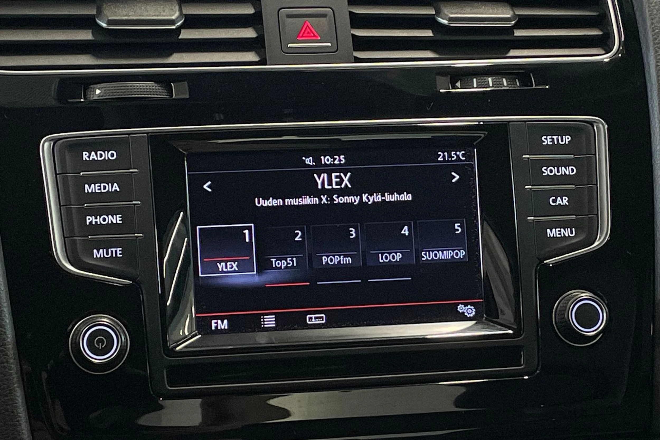 musta Volkswagen Golf 2014 kuva 16.