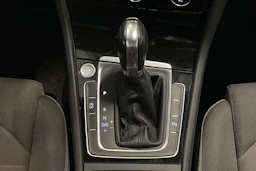musta Volkswagen Golf 2014 kuva 21.