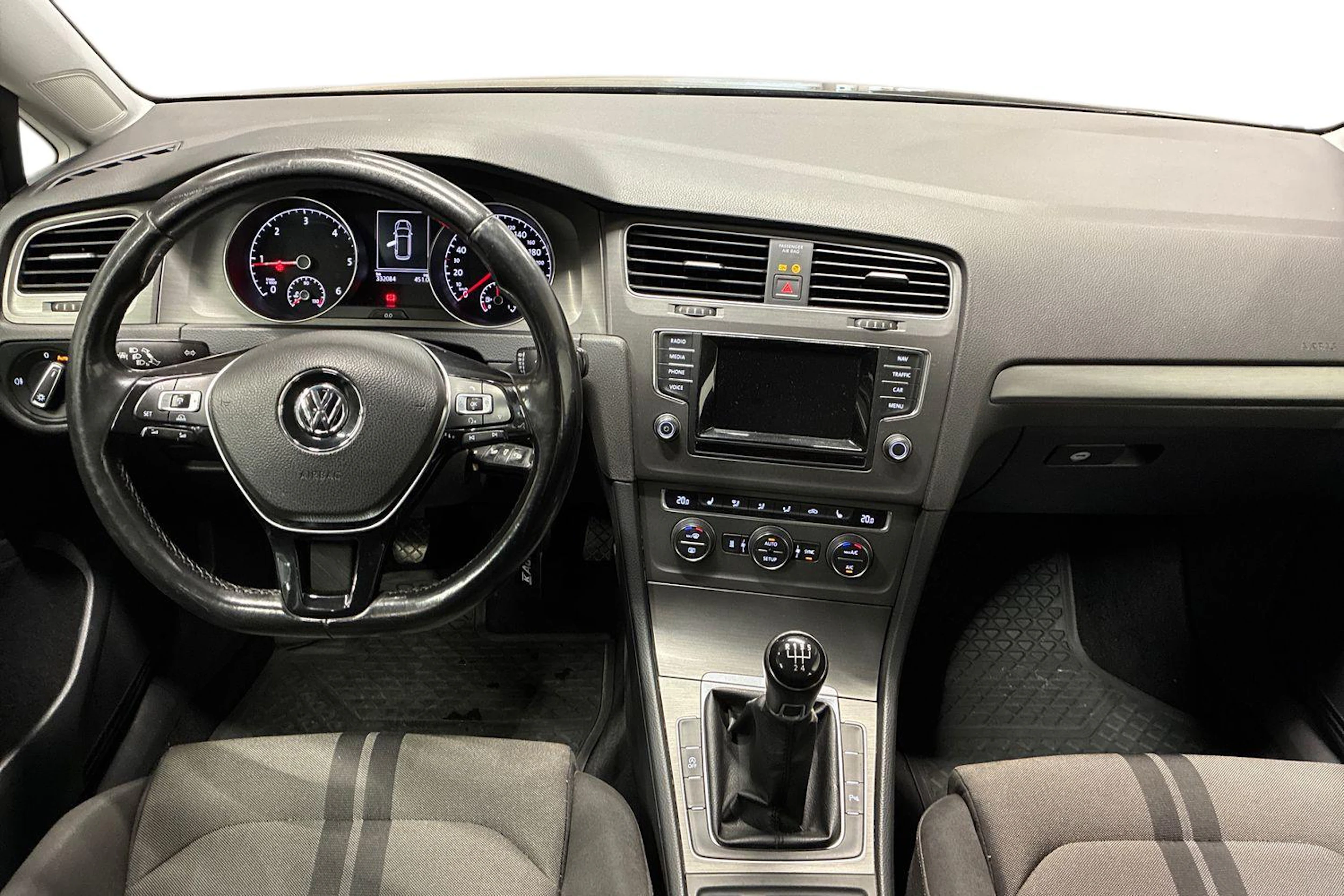 musta Volkswagen Golf 2014 kuva 7.