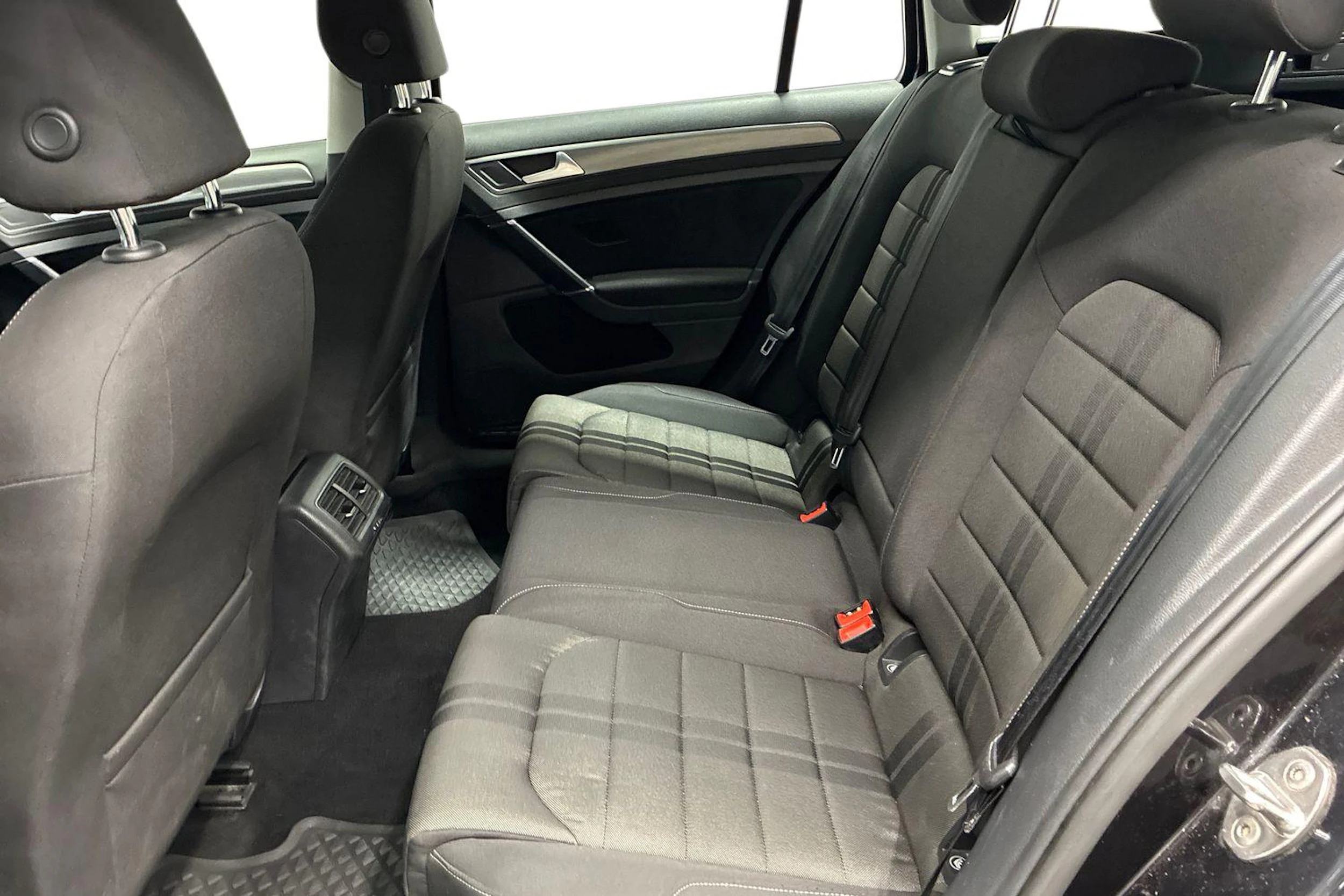 musta Volkswagen Golf 2014 kuva 8.