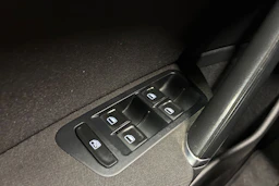 musta Volkswagen Golf 2014 kuva 17.