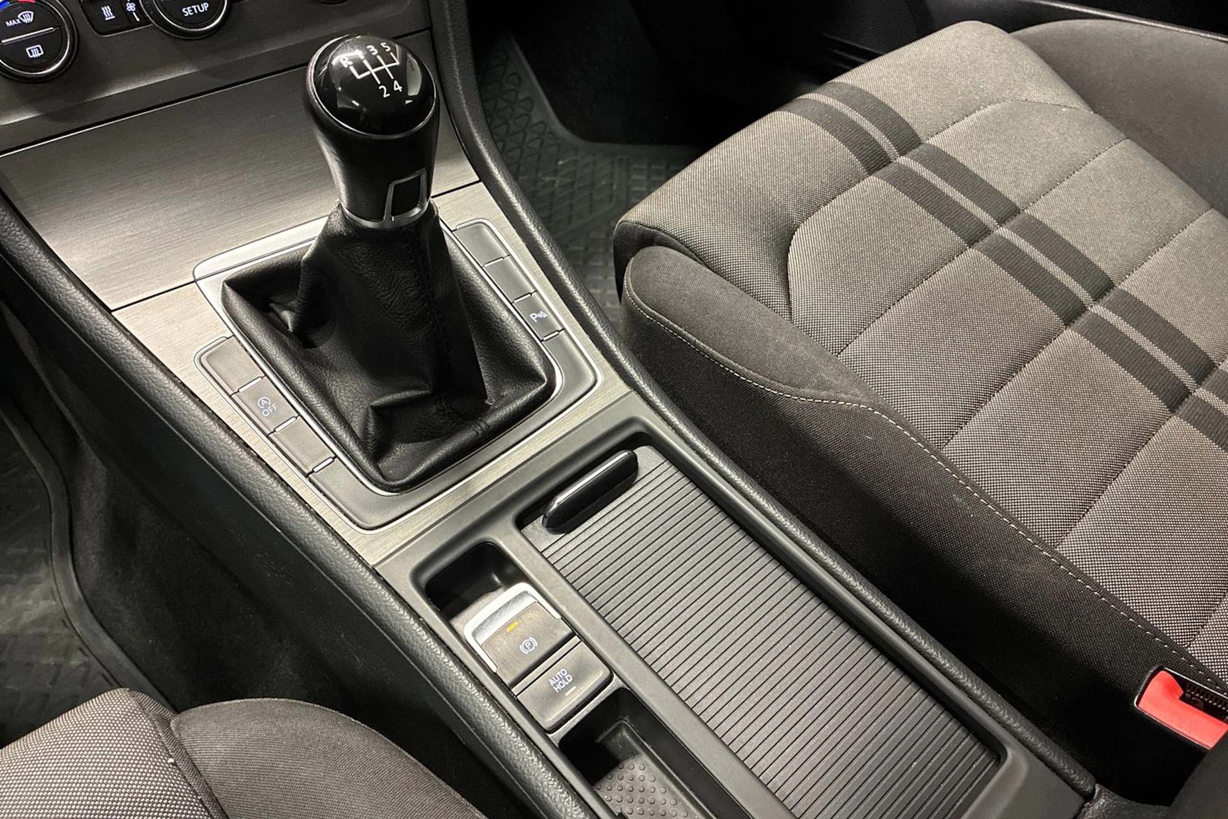 musta Volkswagen Golf 2014 kuva 18.