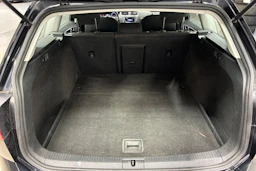 musta Volkswagen Golf 2014 kuva 23.