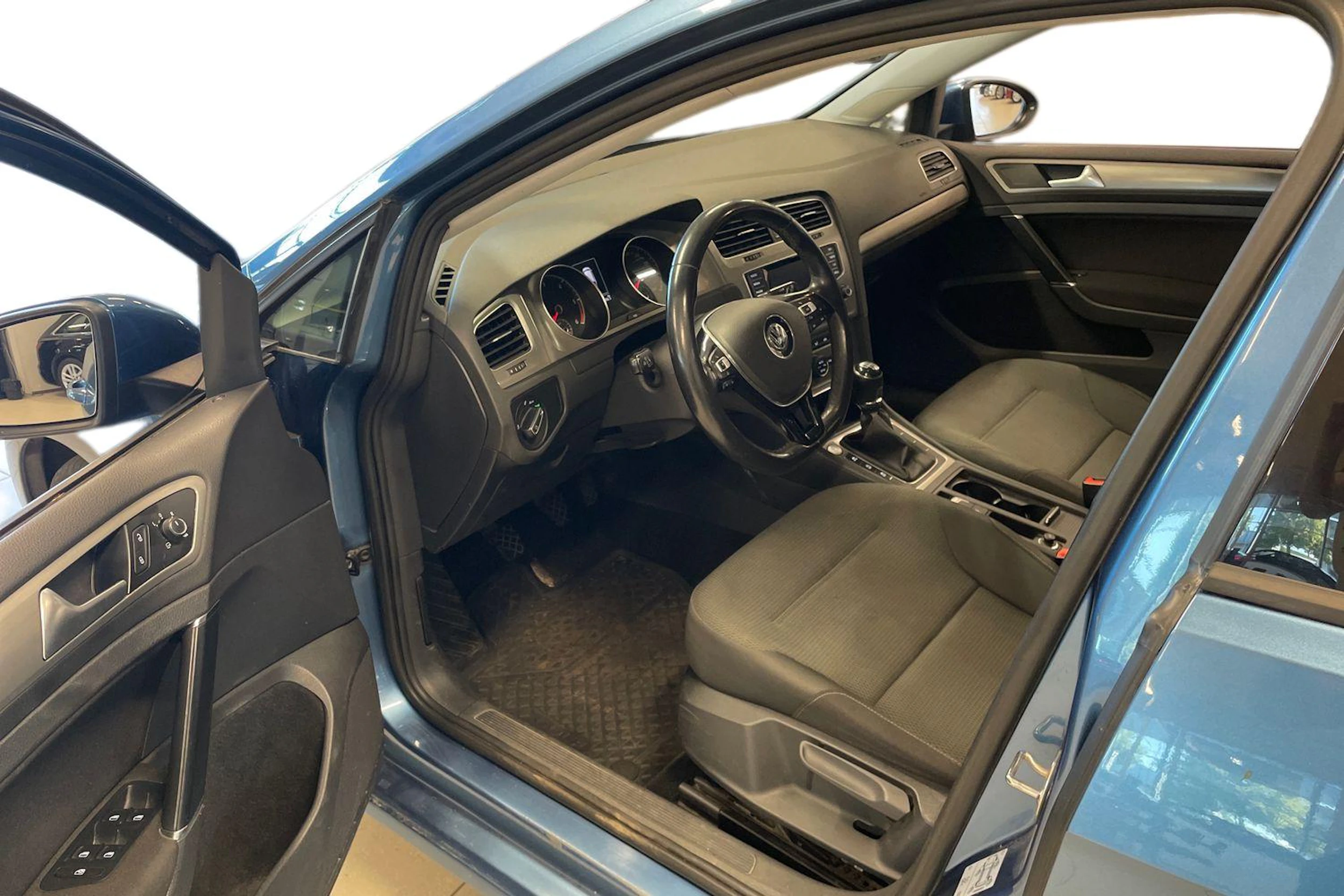 sininen Volkswagen Golf 2014 kuva 3.