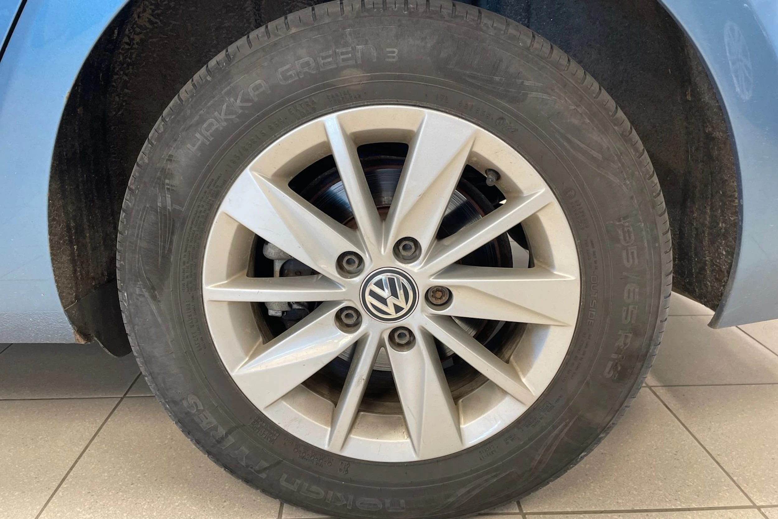 sininen Volkswagen Golf 2014 kuva 4.