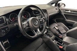 musta Volkswagen Golf 2014 kuva 3.