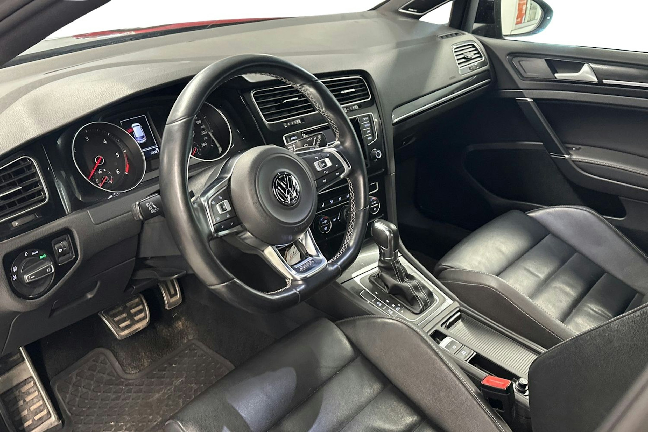 musta Volkswagen Golf 2014 kuva 7.