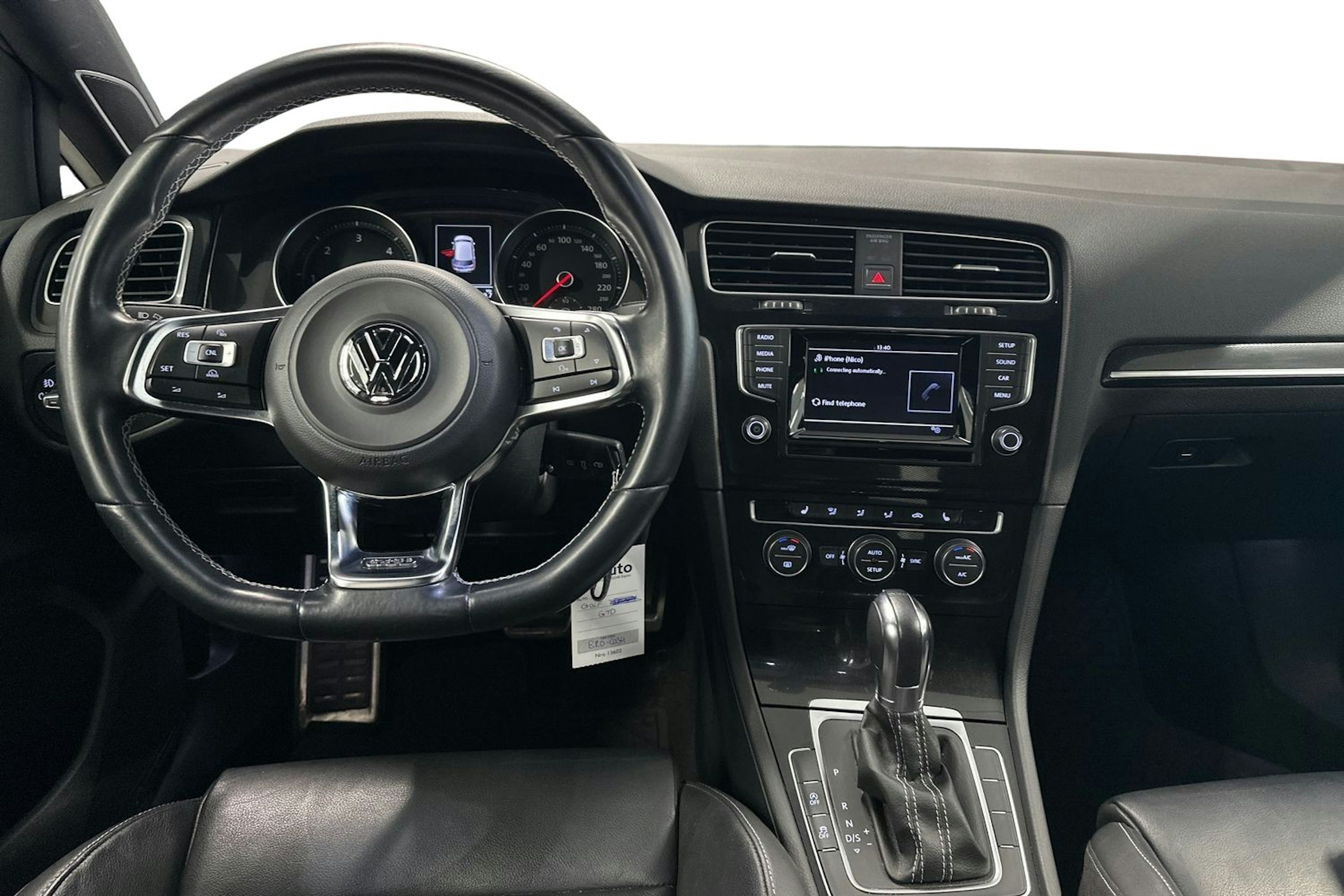 musta Volkswagen Golf 2014 kuva 9.
