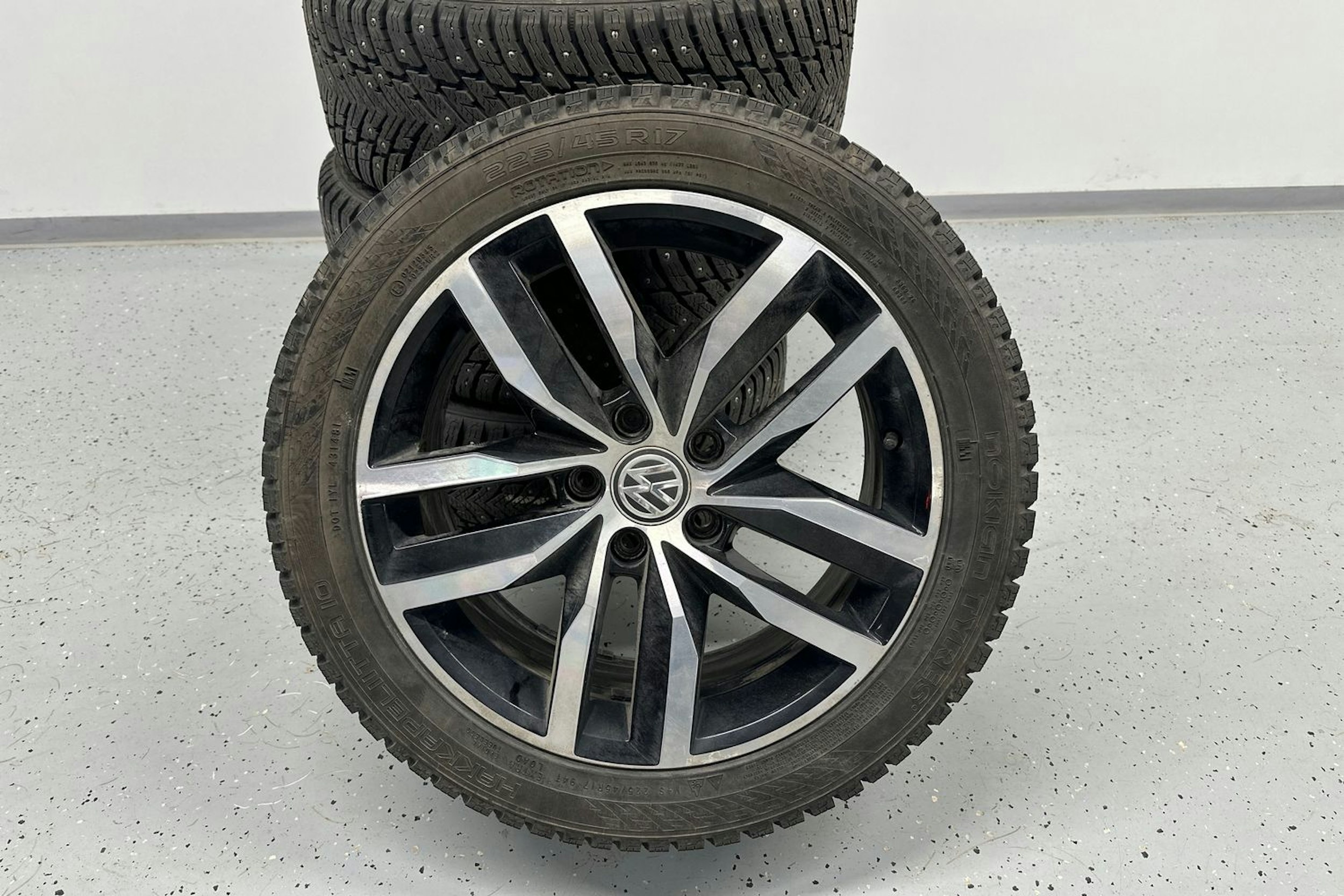 musta Volkswagen Golf 2014 kuva 13.