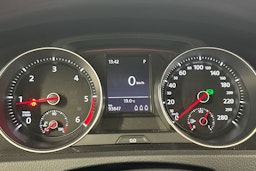 musta Volkswagen Golf 2014 kuva 15.
