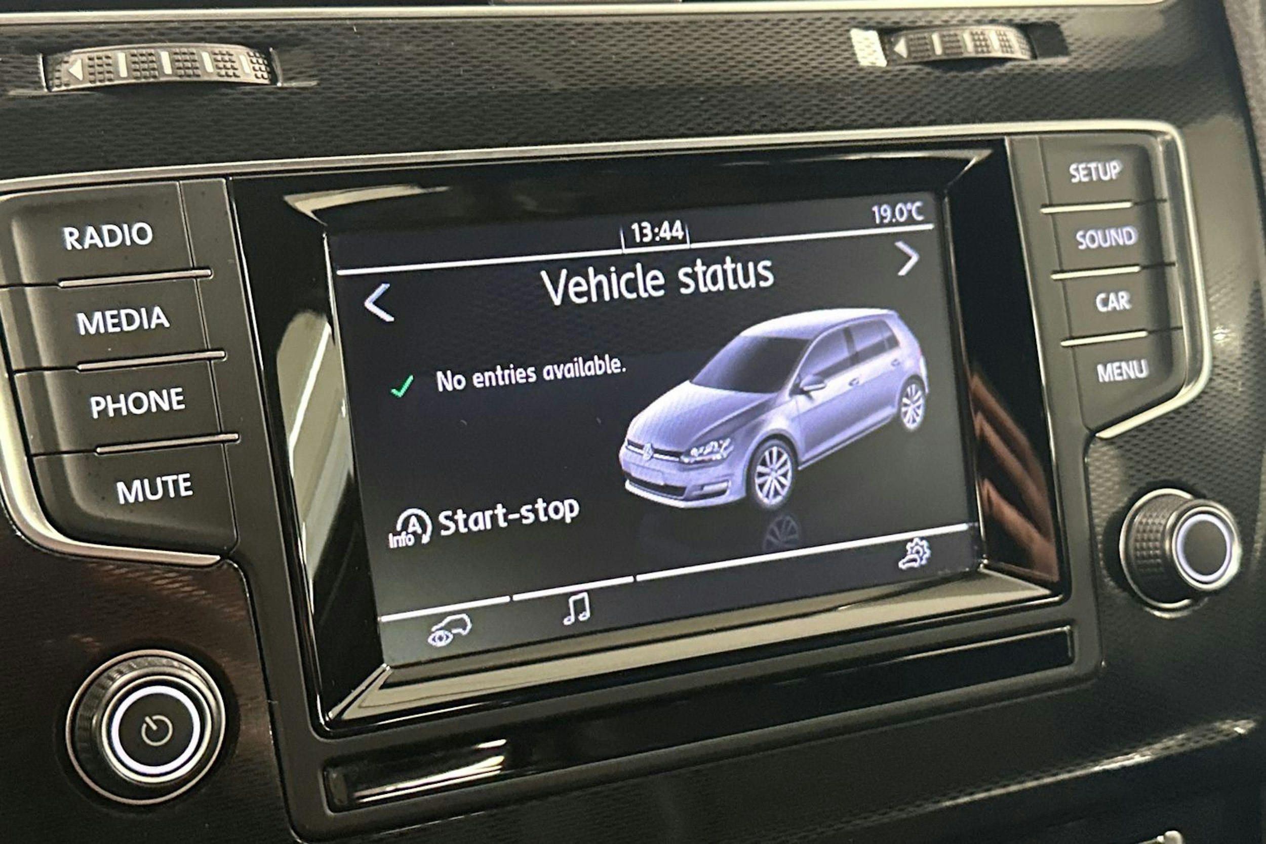 musta Volkswagen Golf 2014 kuva 24.