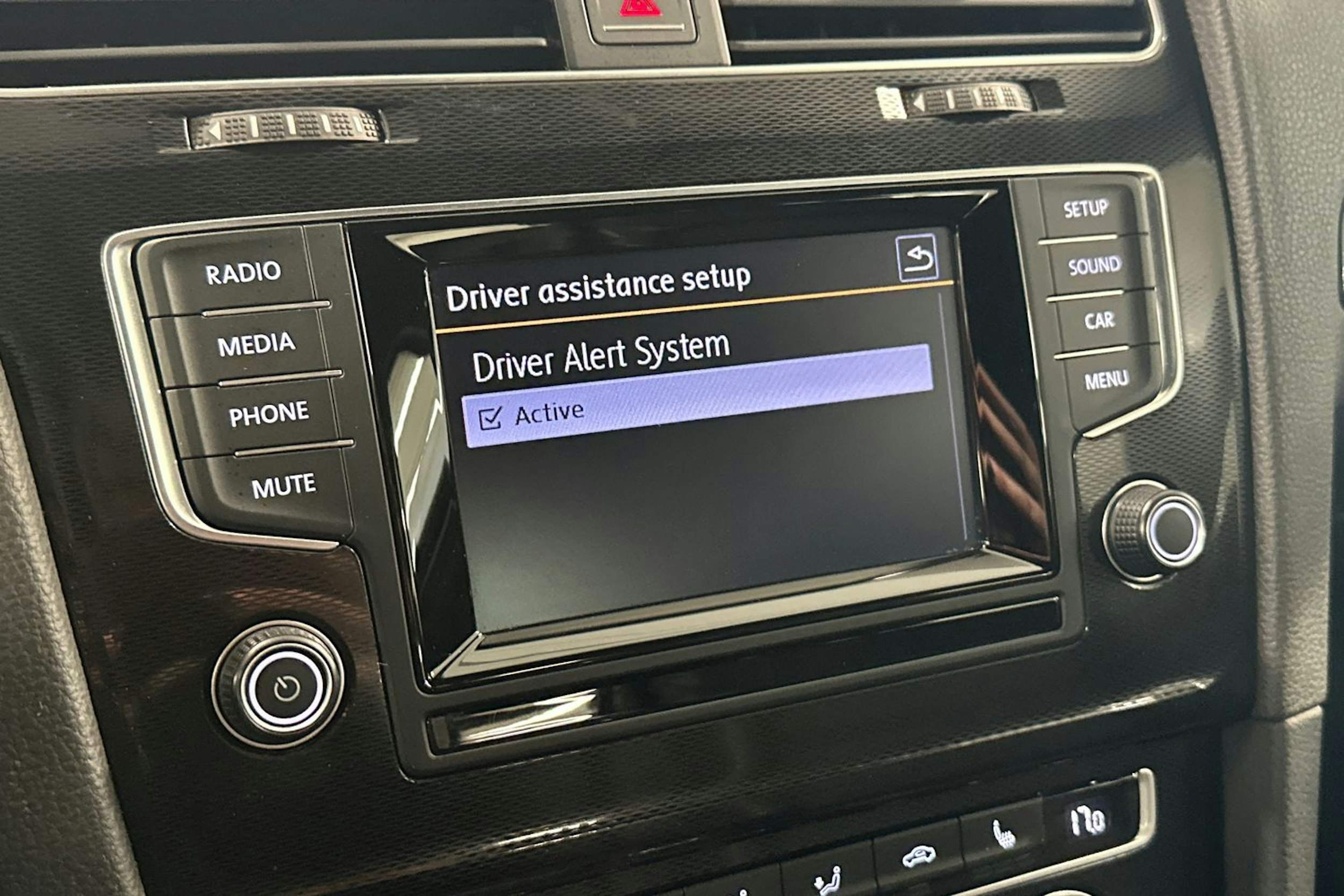 musta Volkswagen Golf 2014 kuva 27.