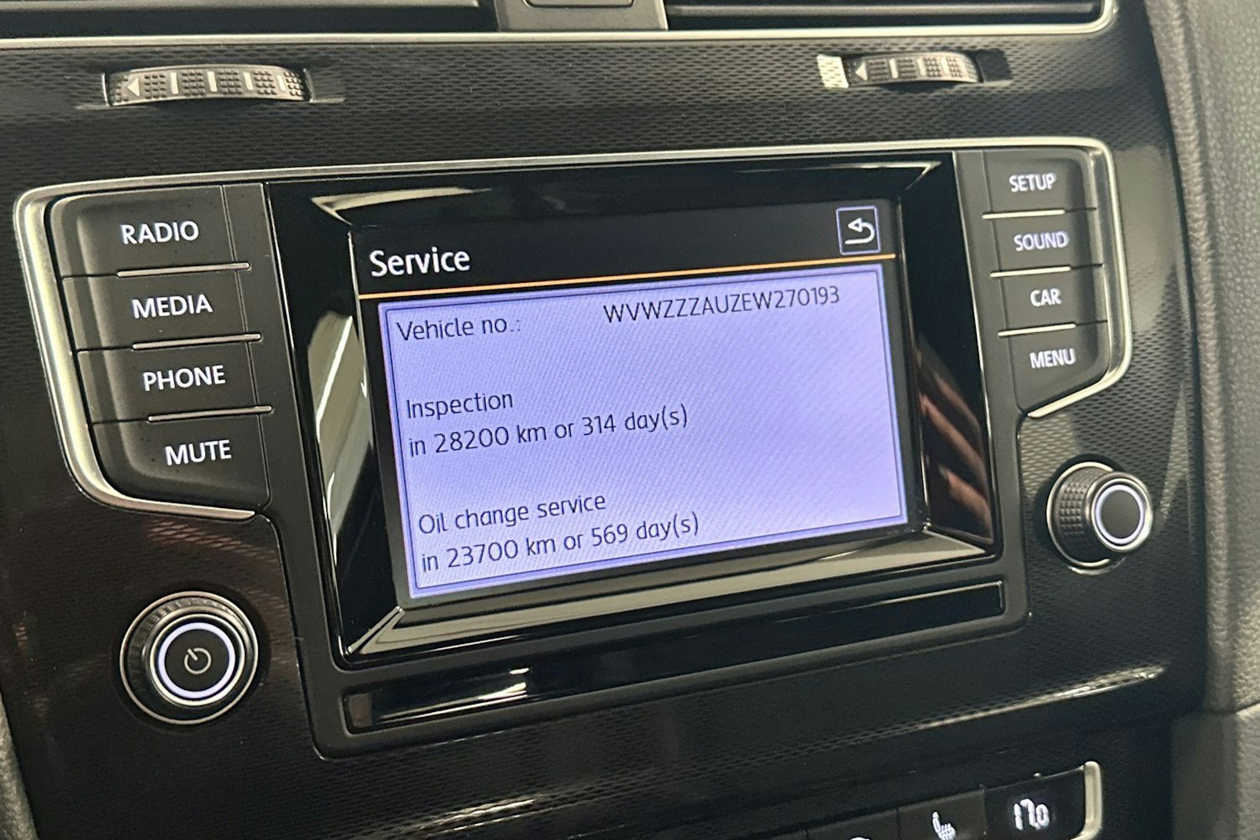 musta Volkswagen Golf 2014 kuva 28.