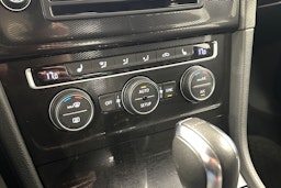 musta Volkswagen Golf 2014 kuva 29.