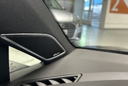musta Volkswagen Golf 2014 kuva 31.