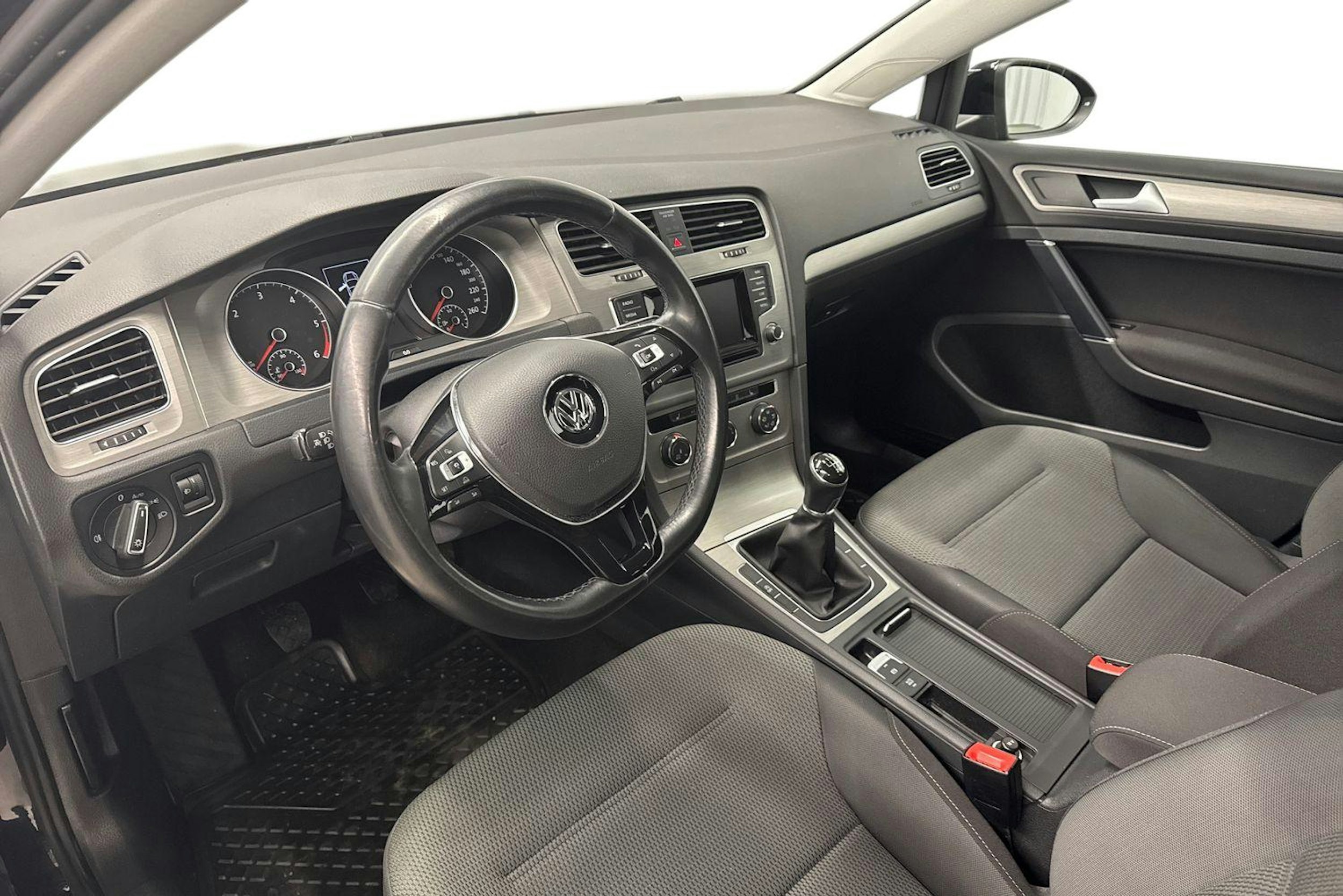 musta Volkswagen Golf 2014 kuva 7.