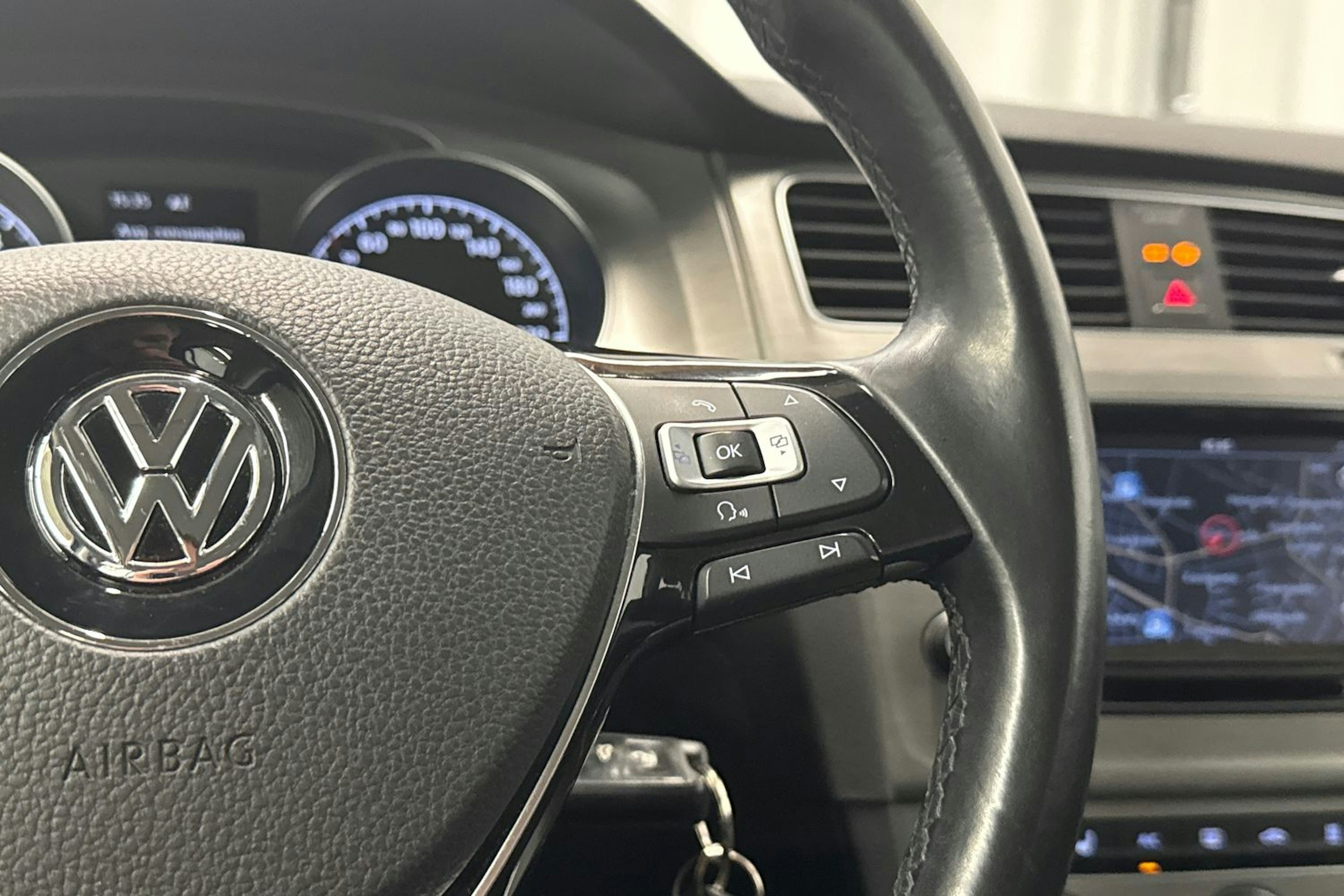 musta Volkswagen Golf 2014 kuva 16.