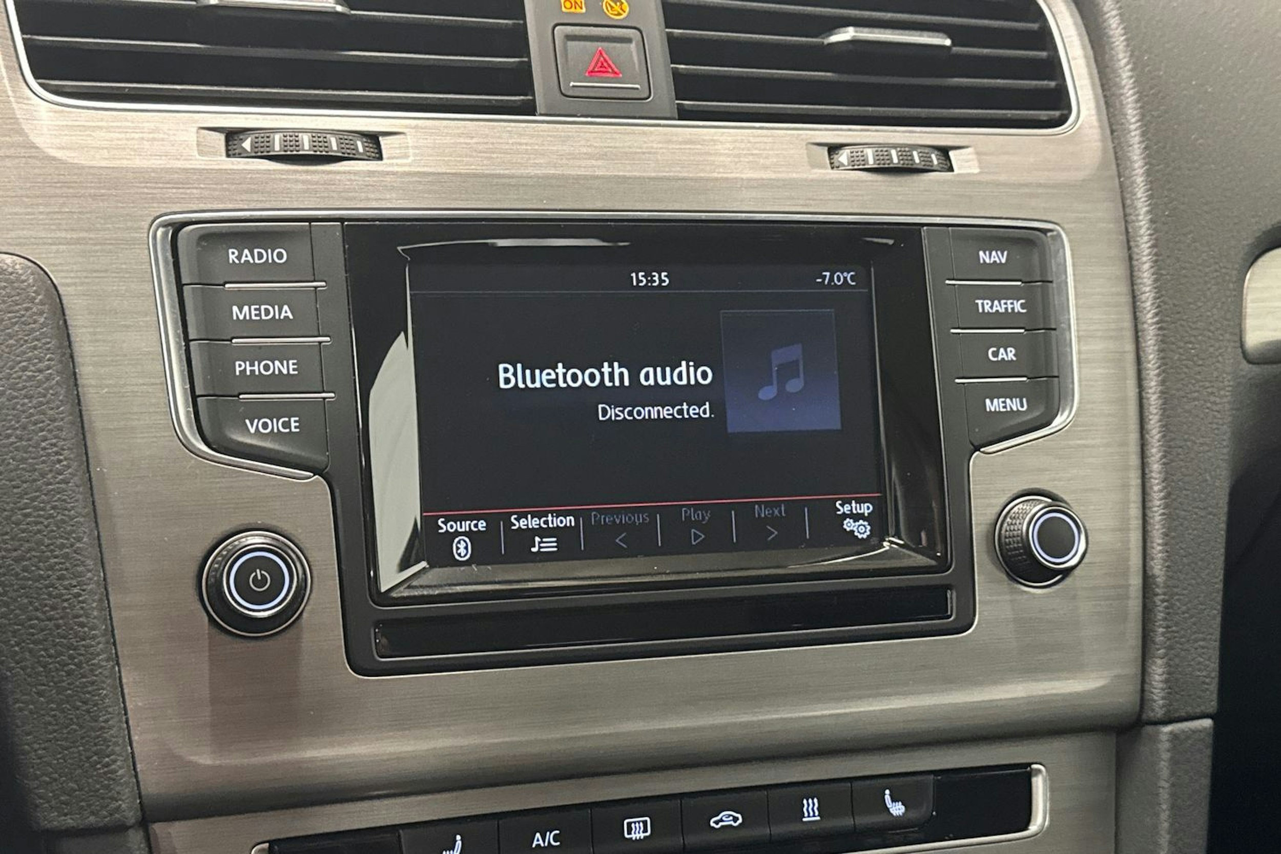 musta Volkswagen Golf 2014 kuva 20.