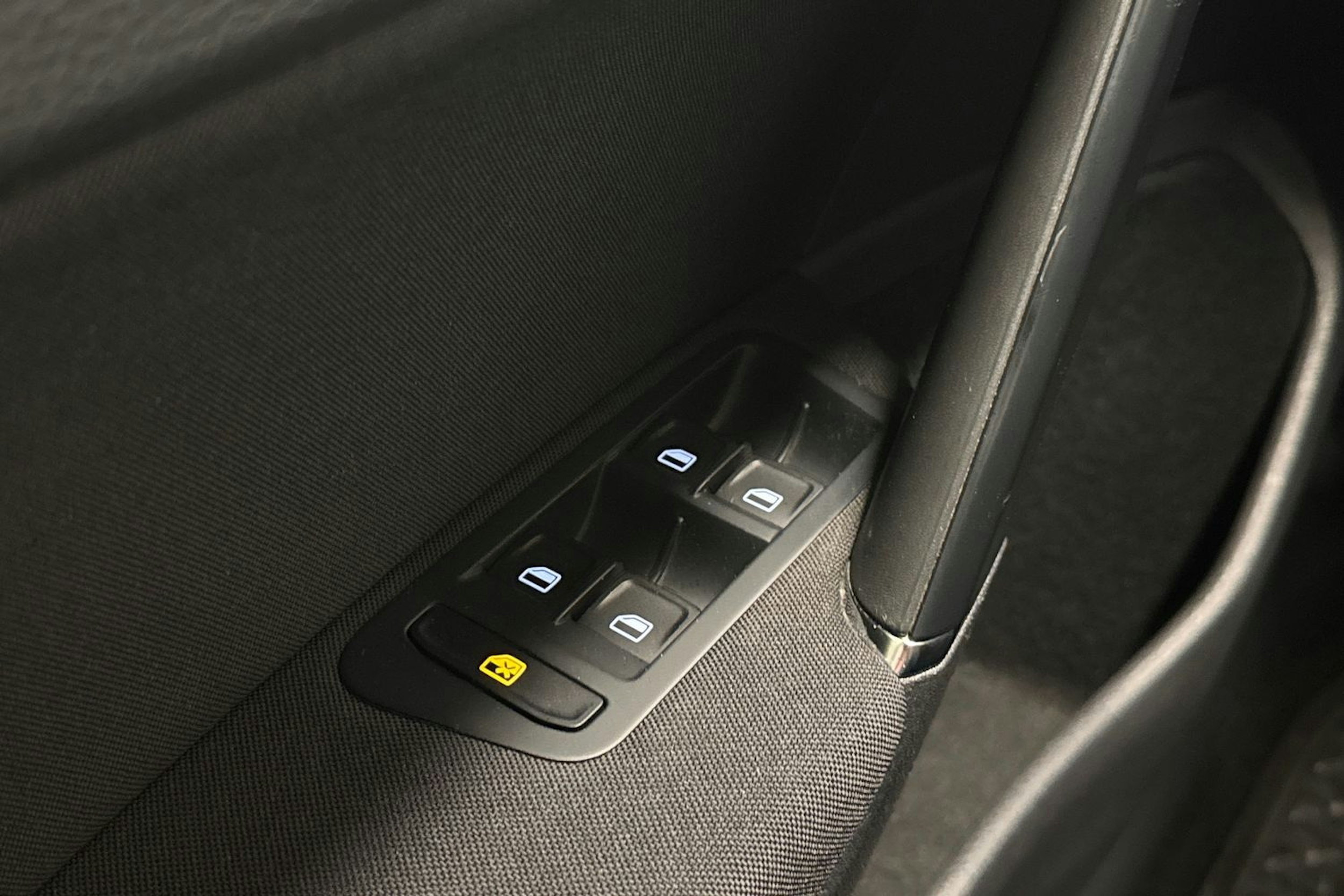 musta Volkswagen Golf 2014 kuva 25.