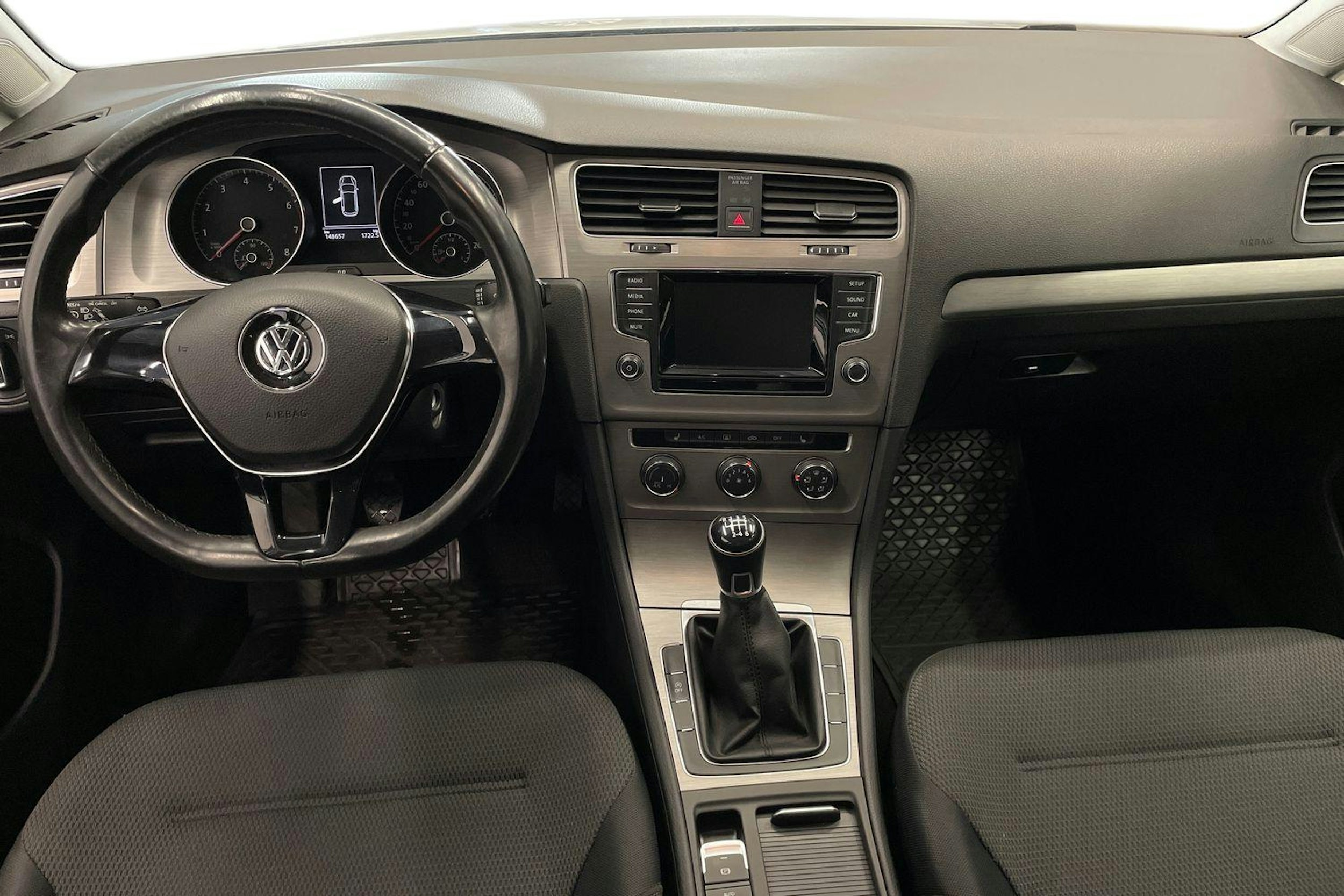 Valkoinen Volkswagen GOLF 2014 kuva 9.