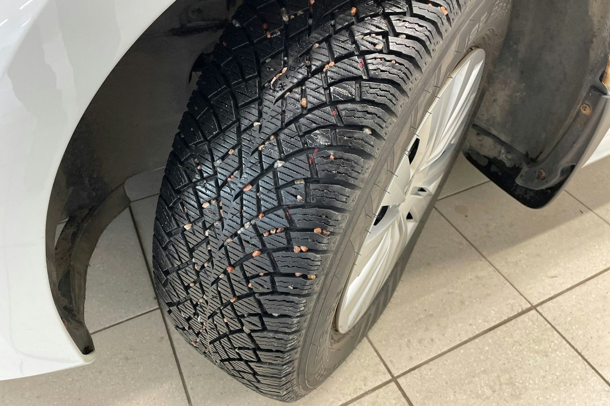 Valkoinen Volkswagen GOLF 2014 kuva 13.