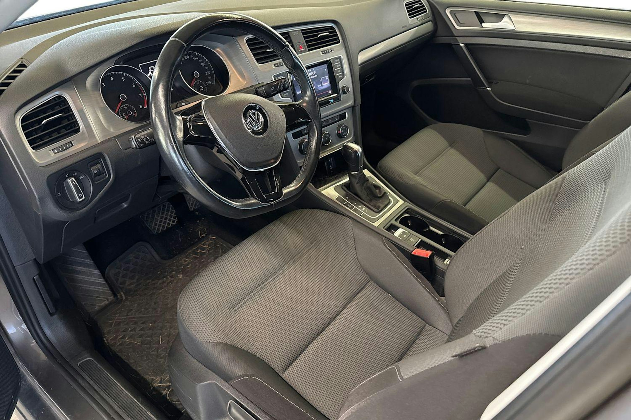 harmaa Volkswagen Golf 2014 kuva 3.
