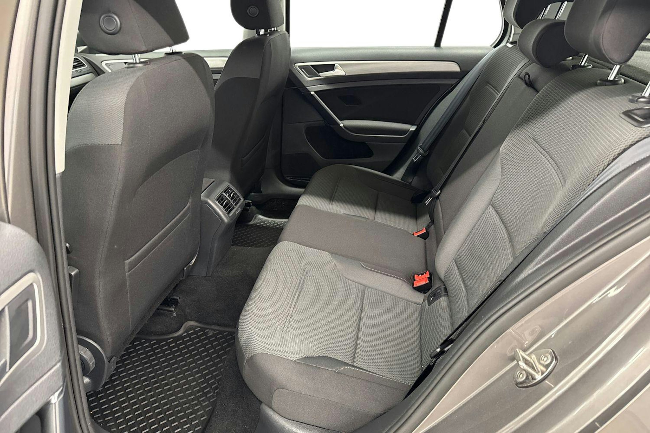 harmaa Volkswagen Golf 2015 kuva 10.