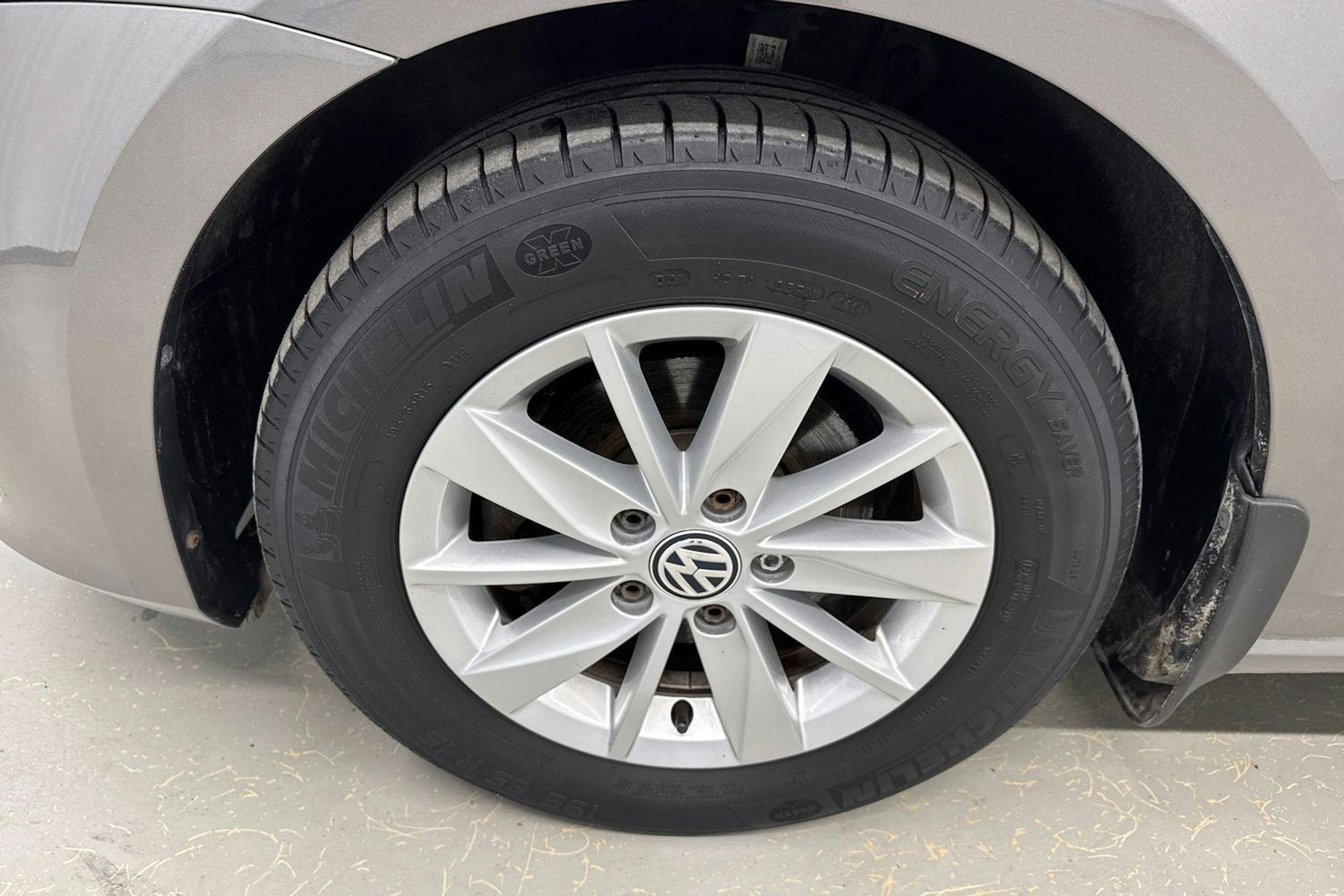 harmaa Volkswagen Golf 2015 kuva 13.