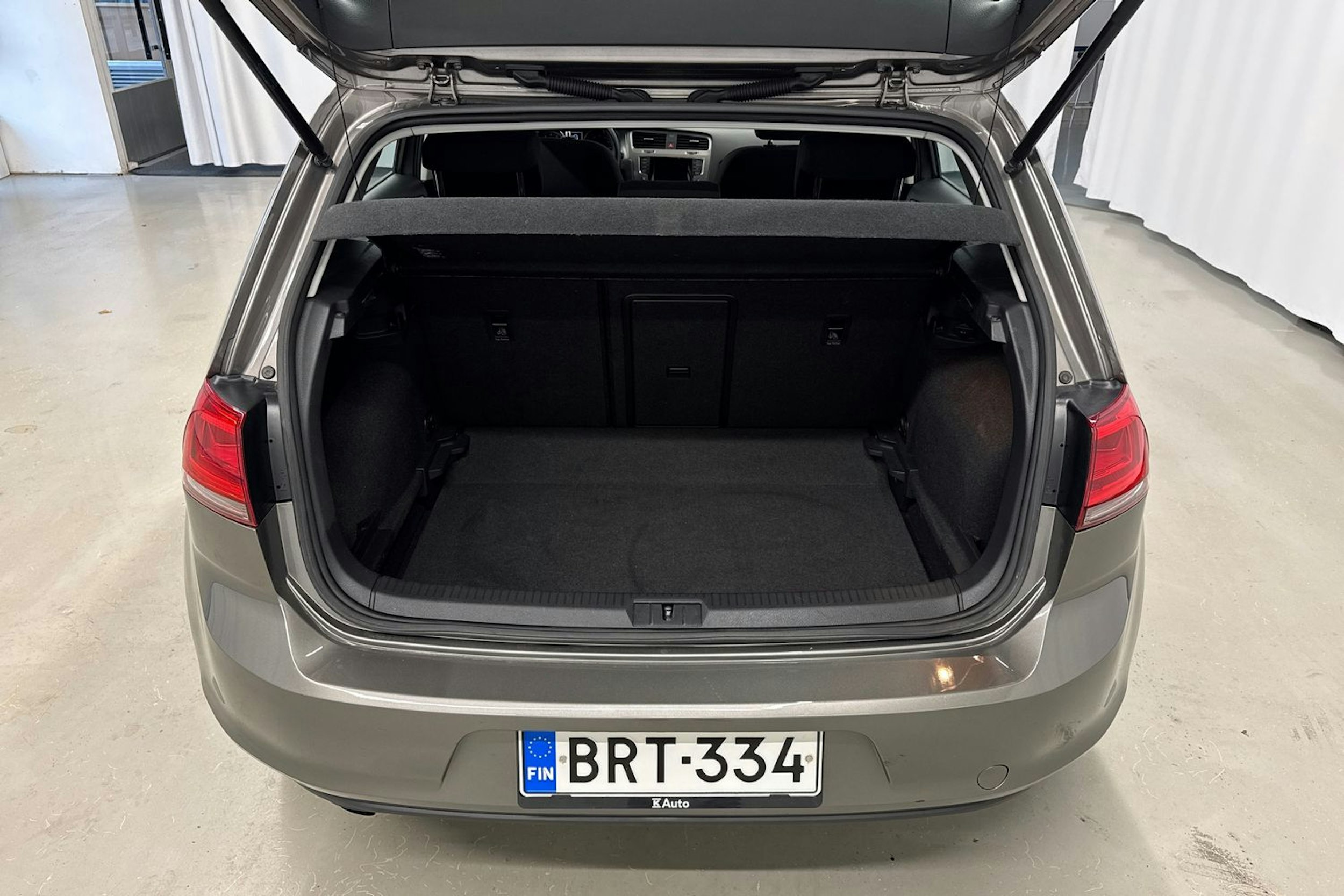 harmaa Volkswagen Golf 2015 kuva 17.