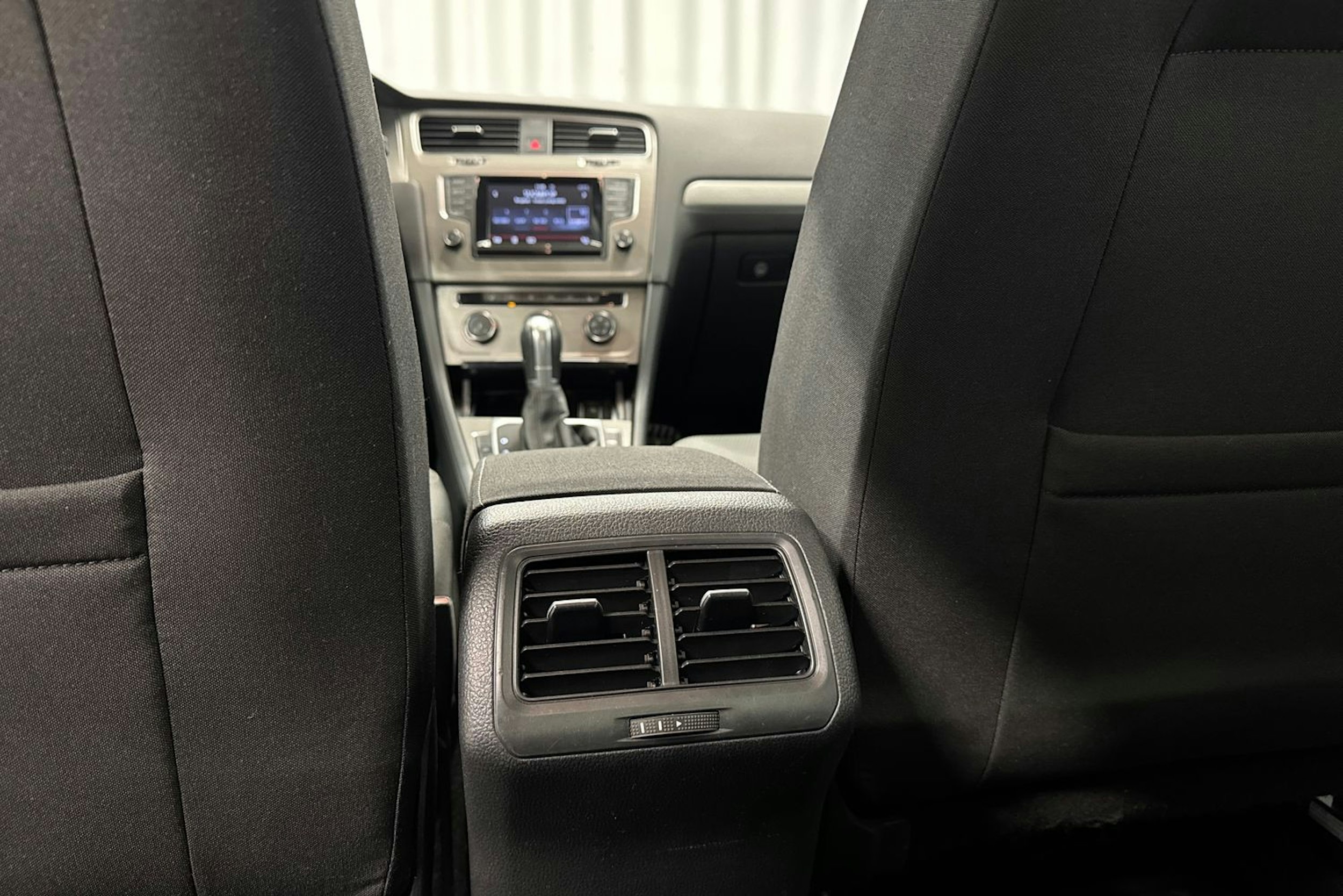 harmaa Volkswagen Golf 2015 kuva 26.