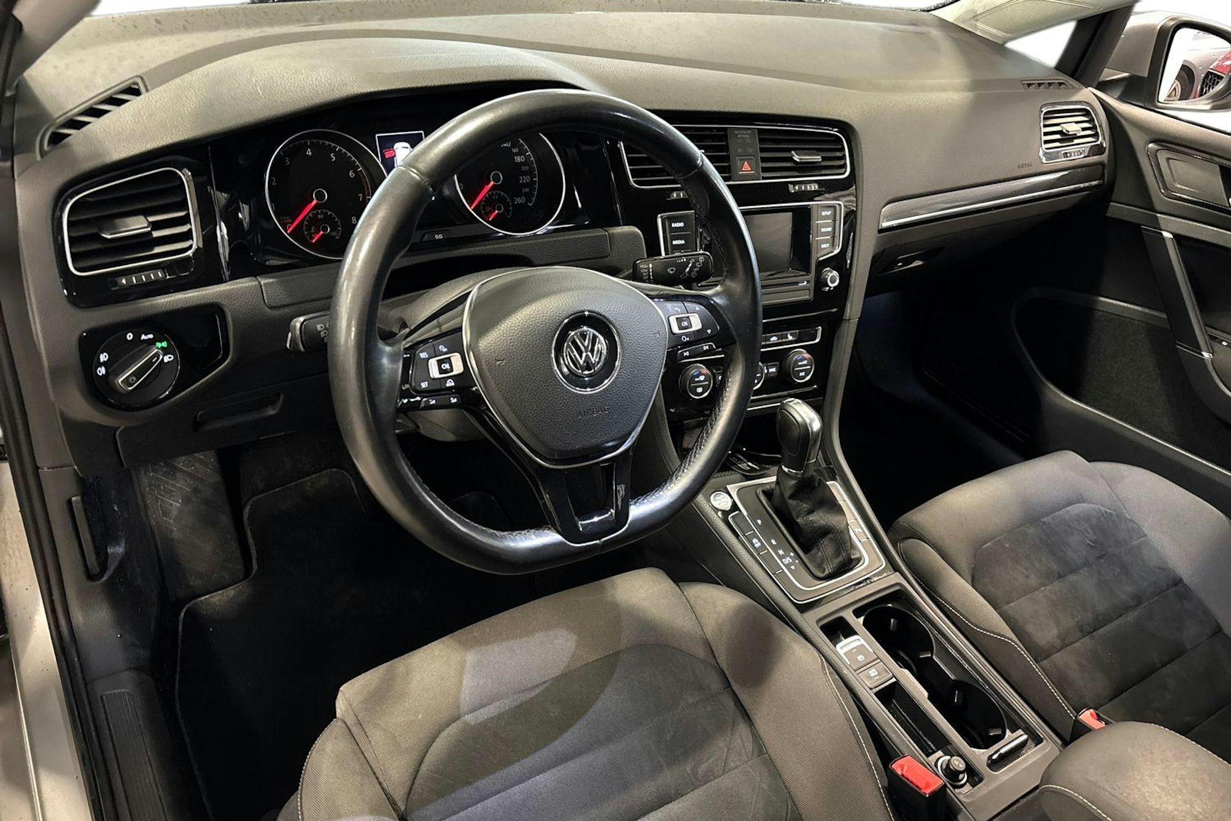 harmaa Volkswagen Golf 2014 kuva 7.