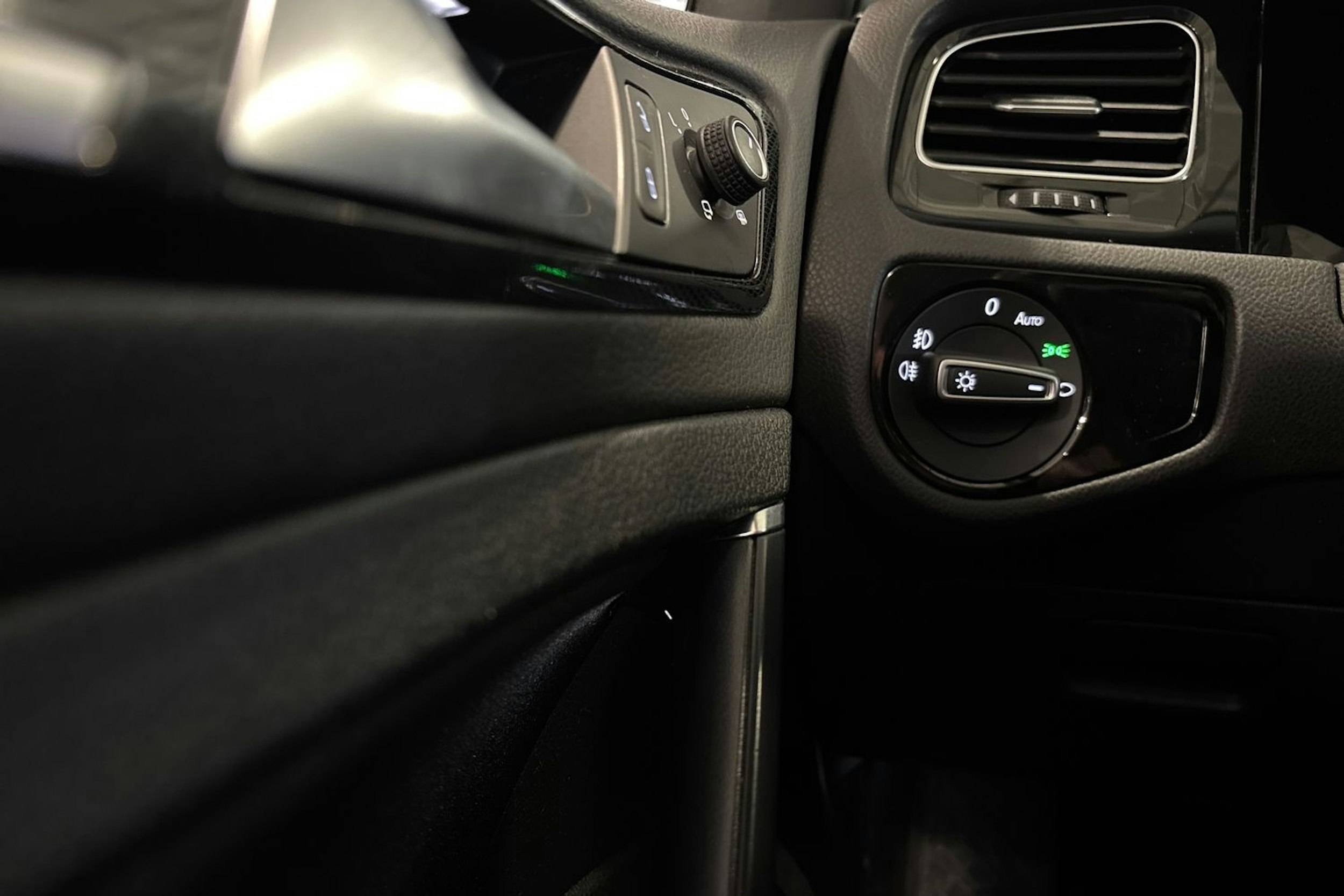 harmaa Volkswagen Golf 2014 kuva 16.