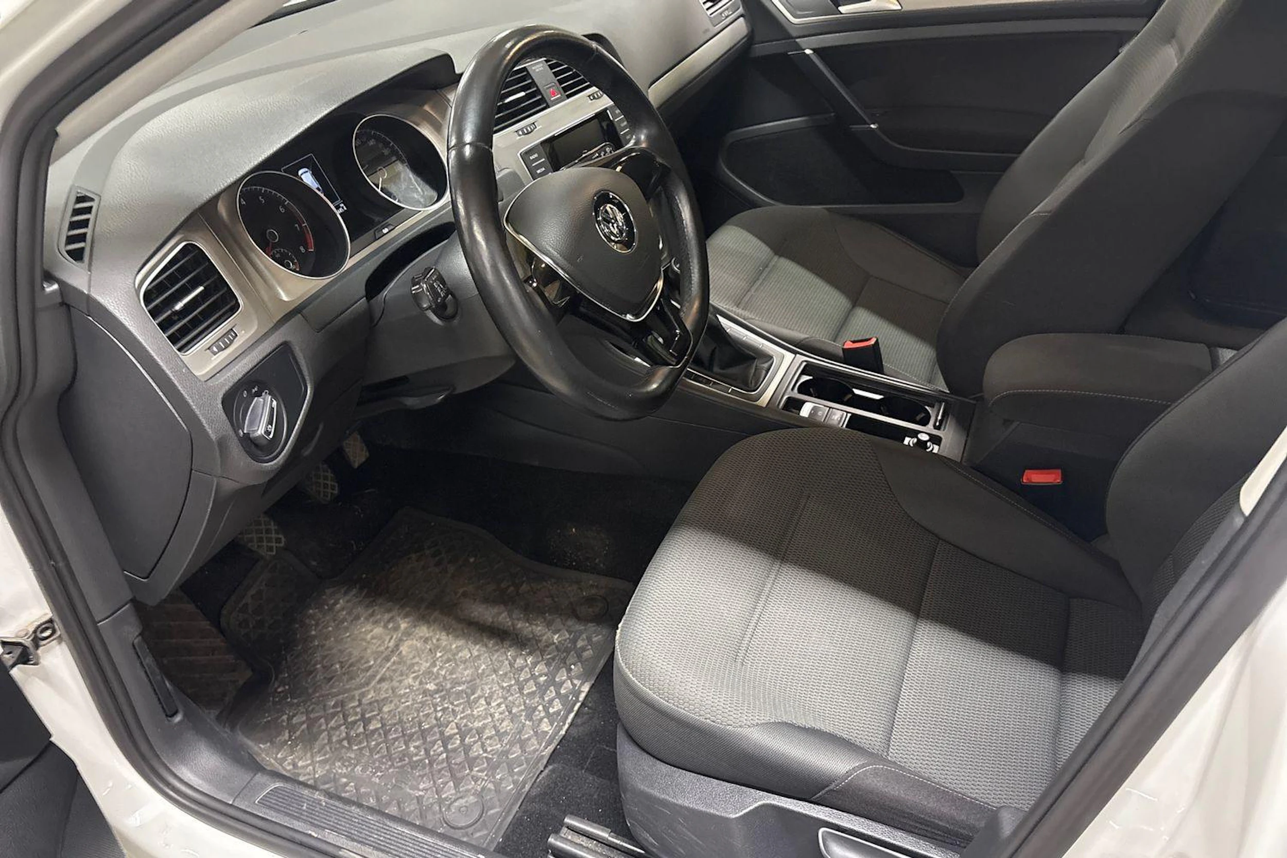 valkoinen Volkswagen Golf 2014 kuva 3.